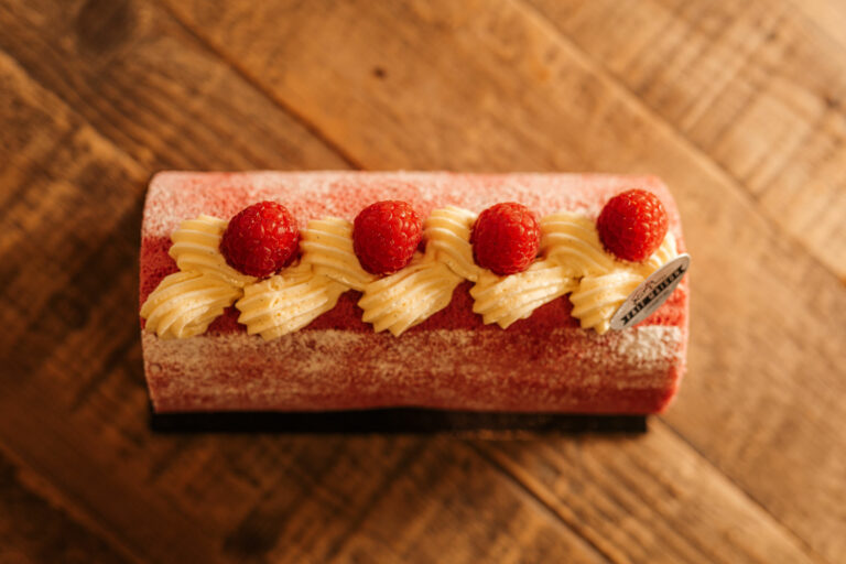 Roulé aux framboises